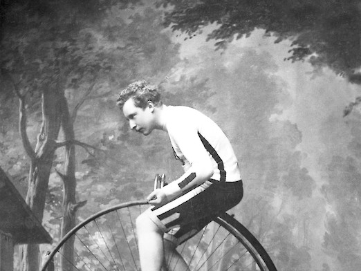 Carl von Opel fährt auf dem Opel-Hochrad, 1889