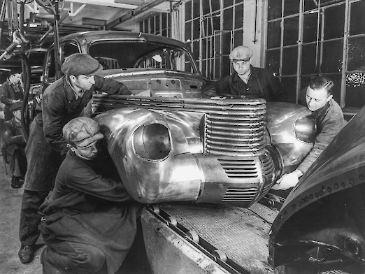 Produktion im Werk Rüsselsheim - Montage des Opel Kapitän 2,5 Liter  (1938–40)