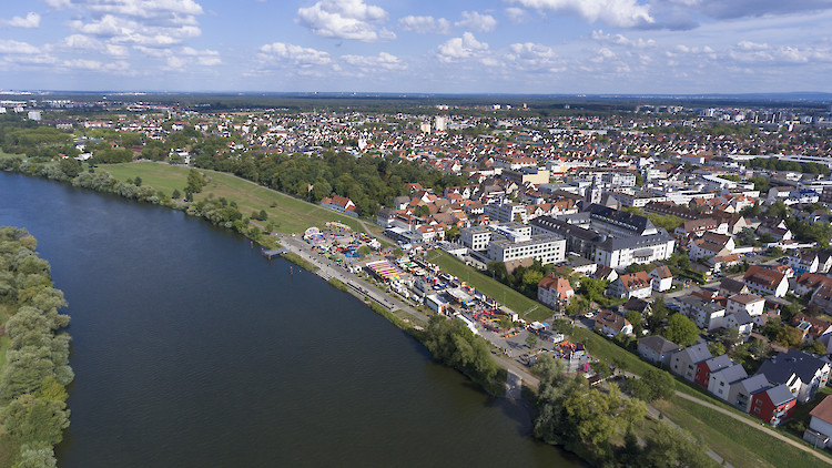 Foto: Luftaufnahme von Rüsselheim und dem Main