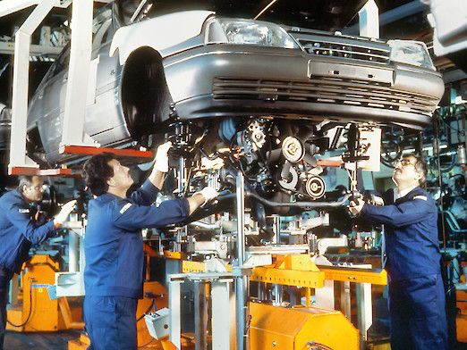 Opel Admiral V8 Endmontage (Hochzeit) im Werk Rüsselsheim (1967)