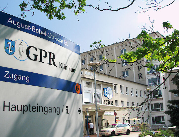 Eingang des GPR Klinikums