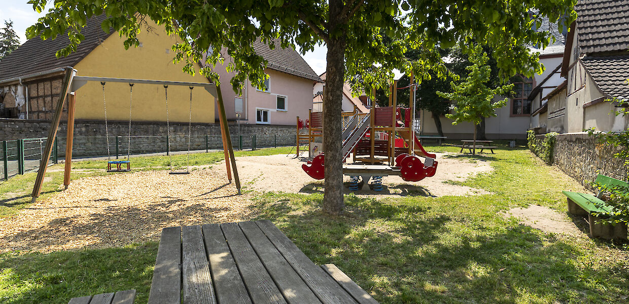 Spielplatz Bürgerhaus Bauschheim - Picknick-Bereich