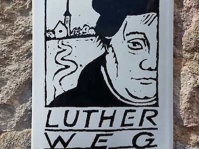 Plakette zum Lutherweg
