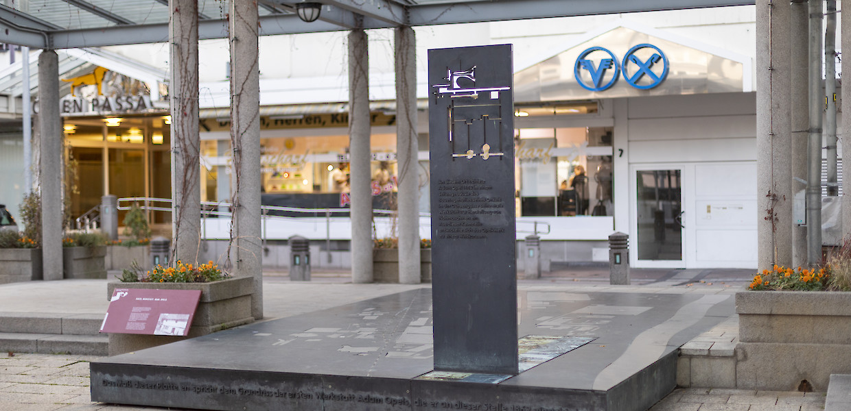 Denkmal "Denkwerk" auf dem Löwenplatz